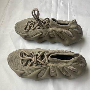 Yeezy 450 Brown size 6.5